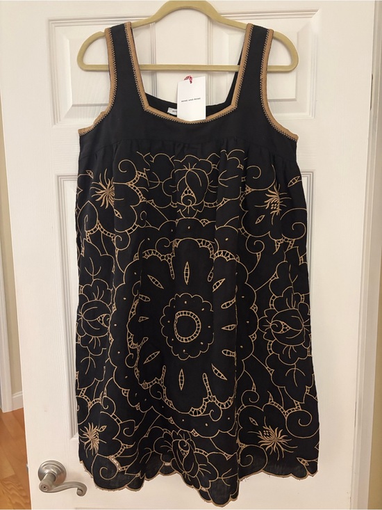 Rose & Rose Dresses & Skirts - Rose & Rose Brescia dress…THE BRESCA Dress! Designer. Brand NWT size Med